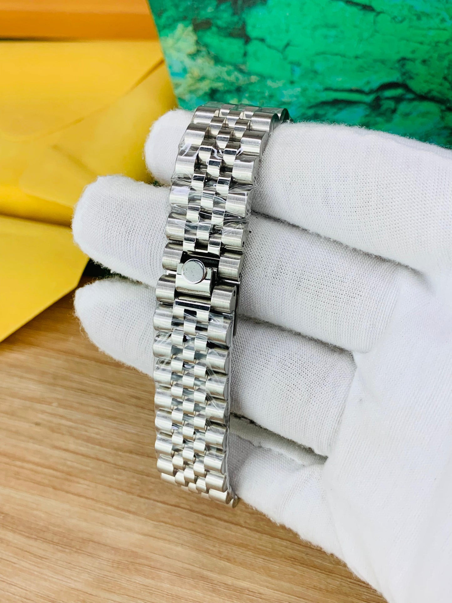 OYSTER STONE BEZEL MODEL | SILVER DIAL