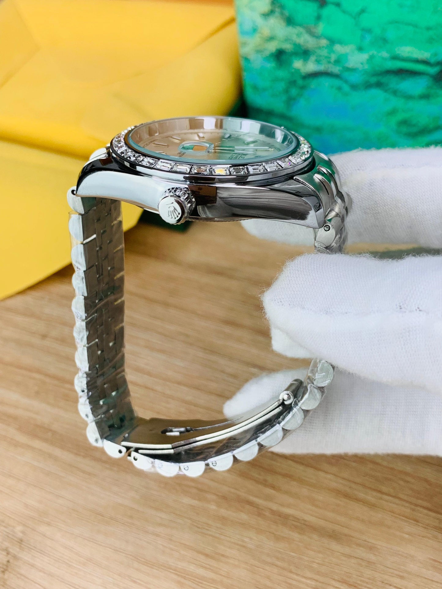 OYSTER STONE BEZEL MODEL | SILVER DIAL
