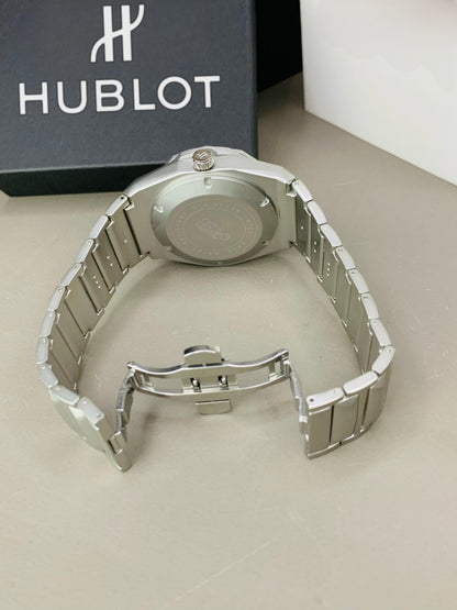 Matte HB Skeleton | Diamond Cut Model | Engraved Chain (Silver Blue)